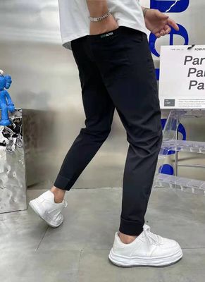 Vlakke voorste stijl Mensen Cargo broek Instock met aangepaste knoppen losse fitness joggers
